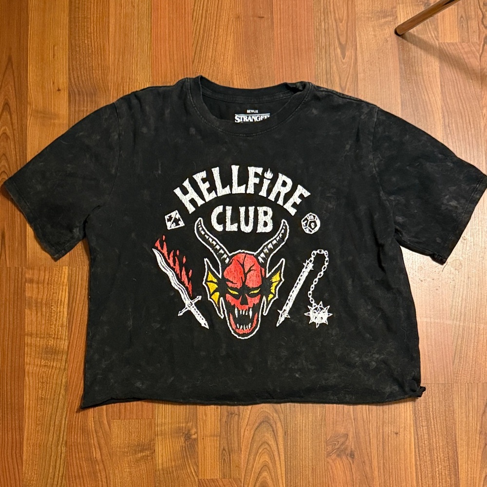 Netflix Stranger Things Hellfire Club Graphic Cropped Tee